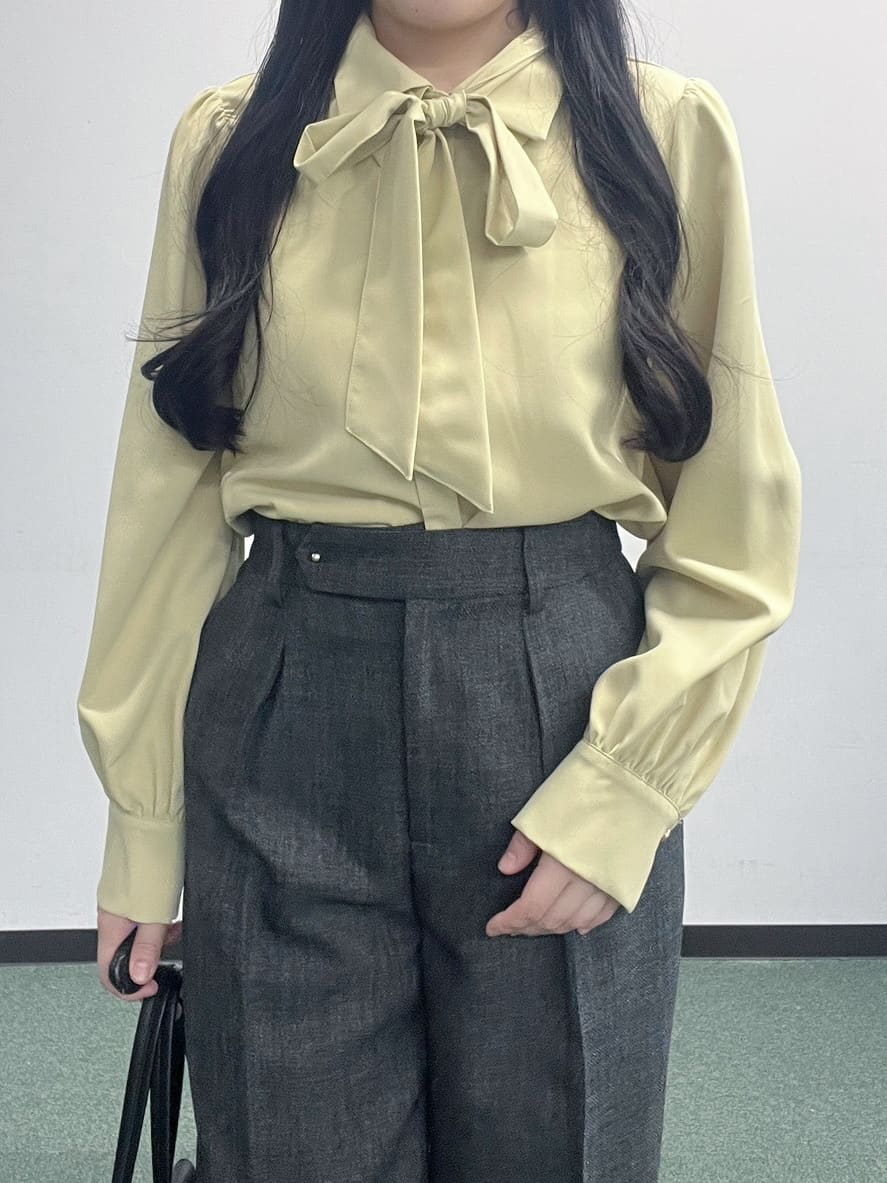 Hitomiさんの「index｜ツィード調ワイドストレートパンツ【洗濯機OK／防シワ】」を使ったコーディネート