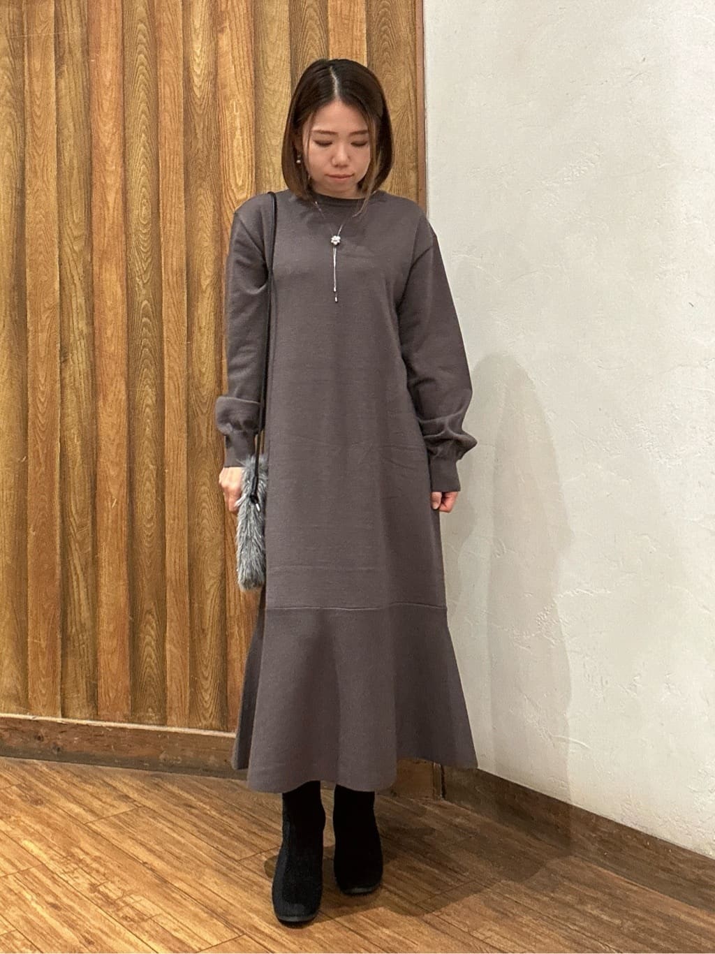 saaさんの「SHOO･LA･RUE｜【洗濯機可/S-LL】スタイルがすっきりに見える 裾マーメイドニットワンピース」を使ったコーディネート