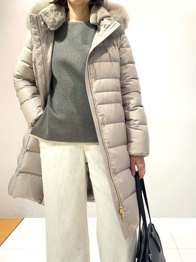 murayamaさんの「INDIVI｜【名品／撥水／抗菌防臭】ロング丈リサイクルダウンコート」を使ったコーディネート