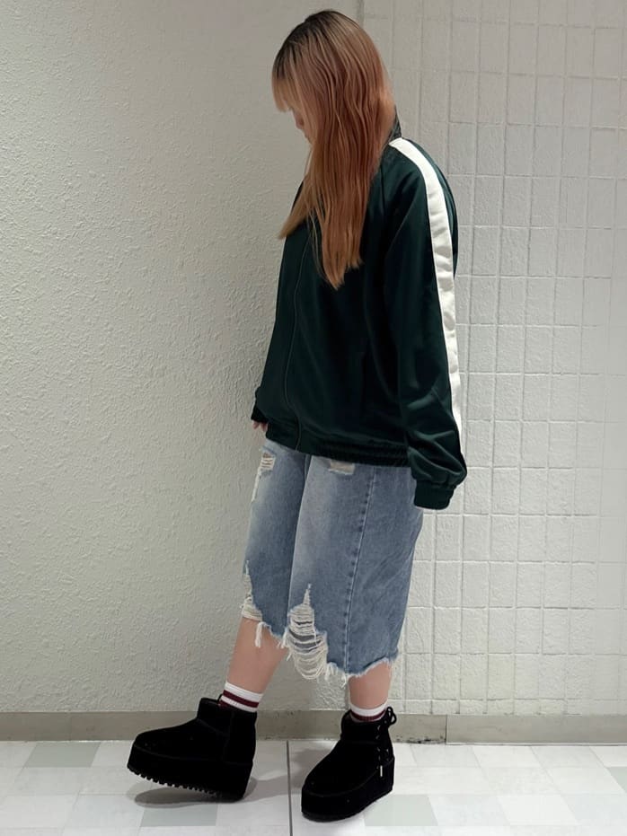 まいまいさんの「ESPERANZA｜【EC先行販売】厚底レースアップリボンフェイクムートンブーツ」を使ったコーディネート