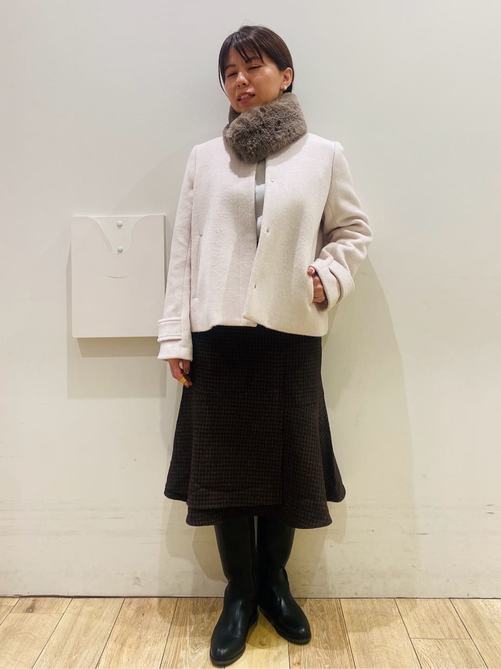 YUKOさんの「index｜ラメスカラップビジューデザインニット【洗濯機OK】《6col／S～LL》」を使ったコーディネート