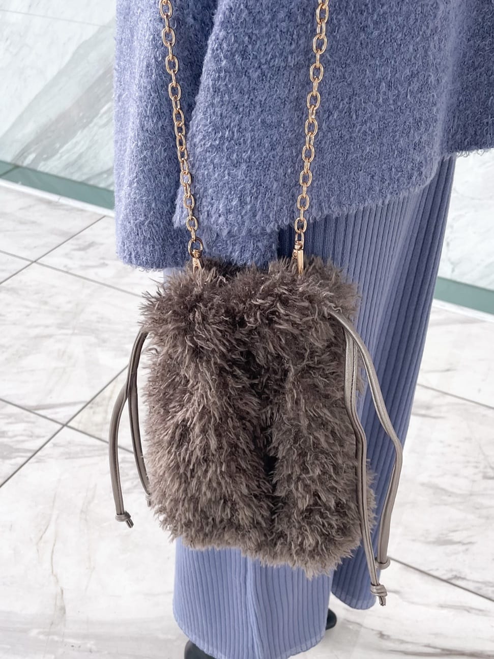 NATSUMIさんの「grove｜【2点SET/体型カバー】一枚で決まる、ペプラムベスト&times;ニットワンピース」を使ったコーディネート