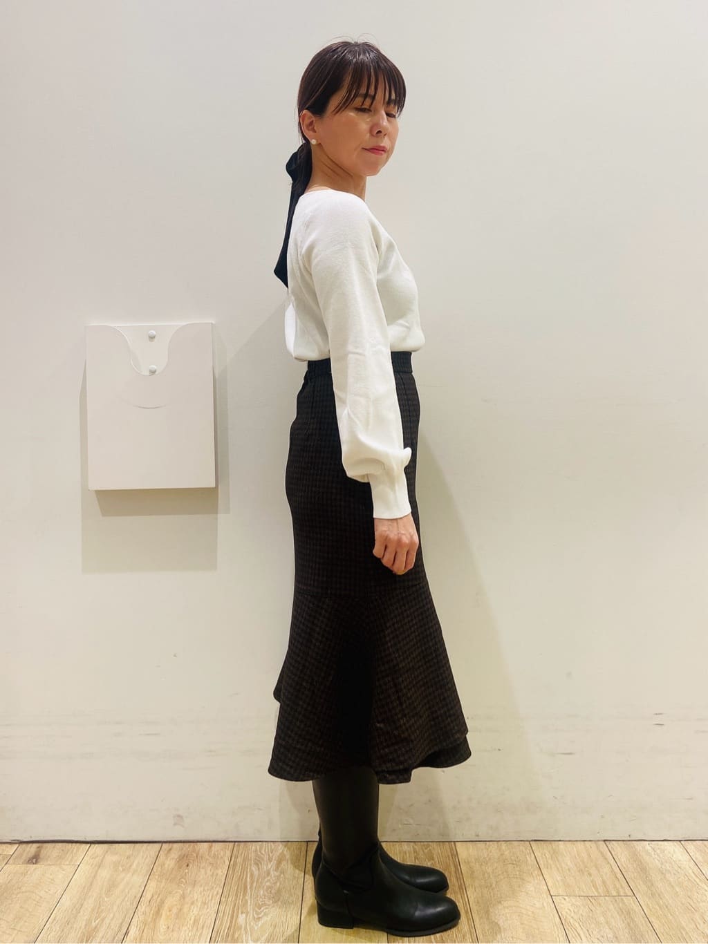 YUKOさんの「index｜ラメスカラップビジューデザインニット【洗濯機OK】《6col／S～LL》」を使ったコーディネート