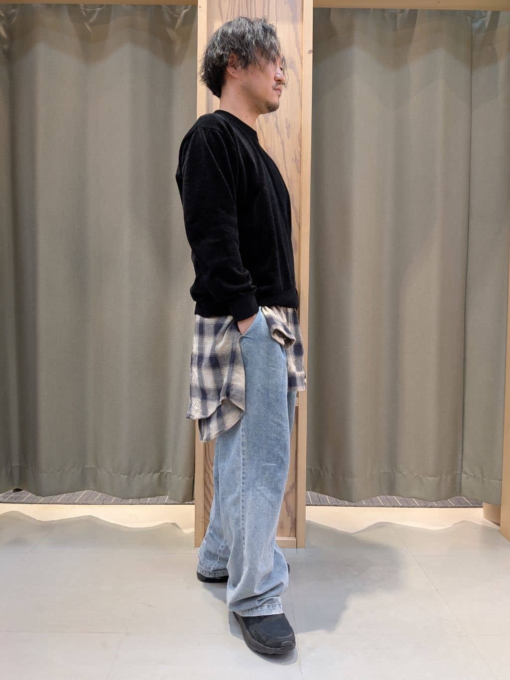 okcさんの「THE SHOP TK｜【触れるたびに心地良い】ライトモールニット　洗濯機OK/ユニセックスでおすすめ！」を使ったコーディネート