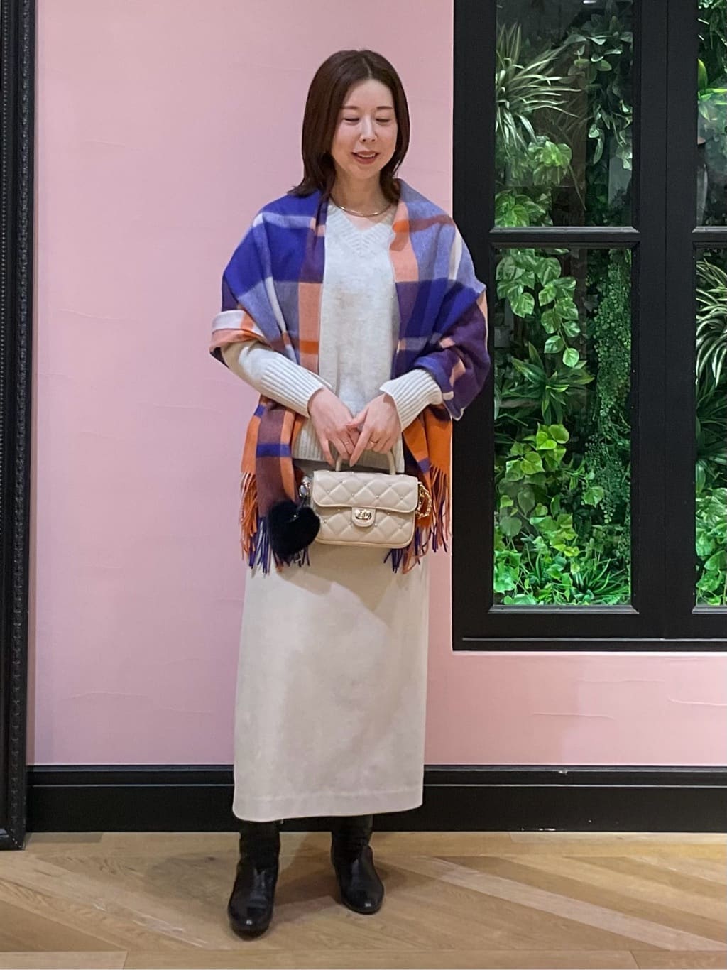 maruさんの「DRESSTERIOR｜アルパカブレンドVネックニット」を使ったコーディネート