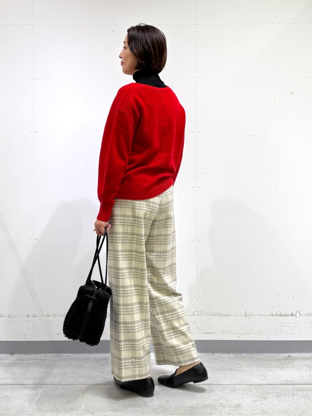 yuriさんの「INDIVI｜【洗える／毛玉になりにくい】エクストラファインウール リブタートルニット」を使ったコーディネート