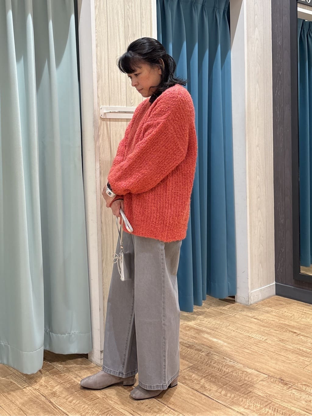 わかさんの「SHOO･LA･RUE｜ブークレカラーVネックカーディガン」を使ったコーディネート