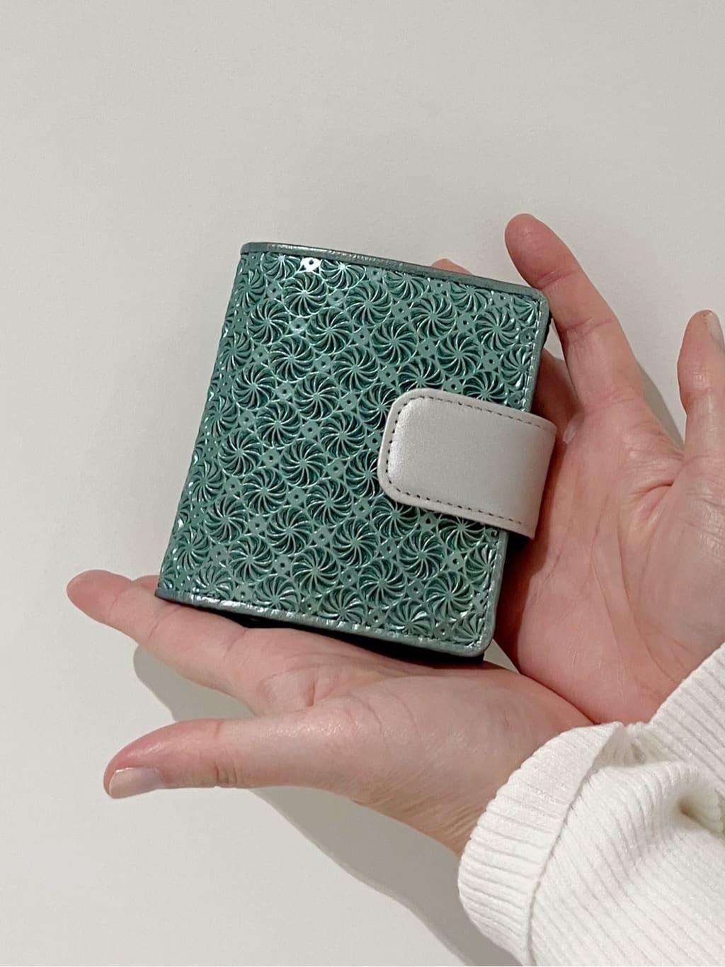 Cさんの「HIROKO HAYASHI｜GIRASOLE PIPERITA（ジラソーレ ピペリータ）二つ折り財布」を使ったコーディネート