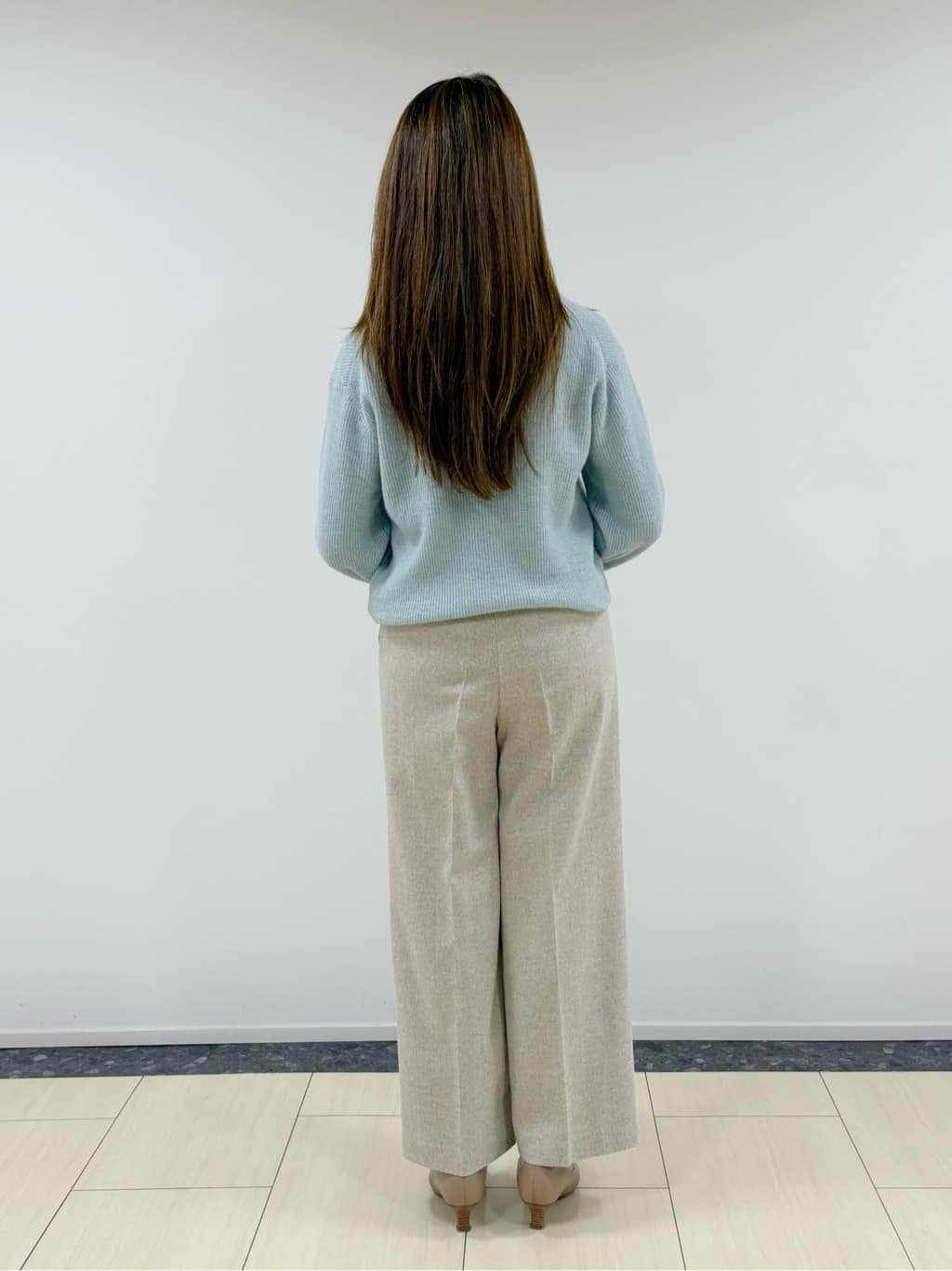 Annaさんの「COUP DE CHANCE｜【軽い着心地】モックネックニット」を使ったコーディネート