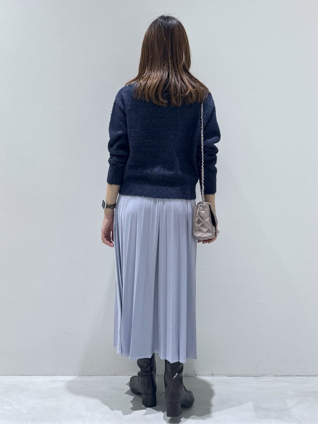 yukaさんの「OPAQUE.CLIP｜フェイクスウェードプリーツスカート【静電気防止加工／洗濯機OK】」を使ったコーディネート