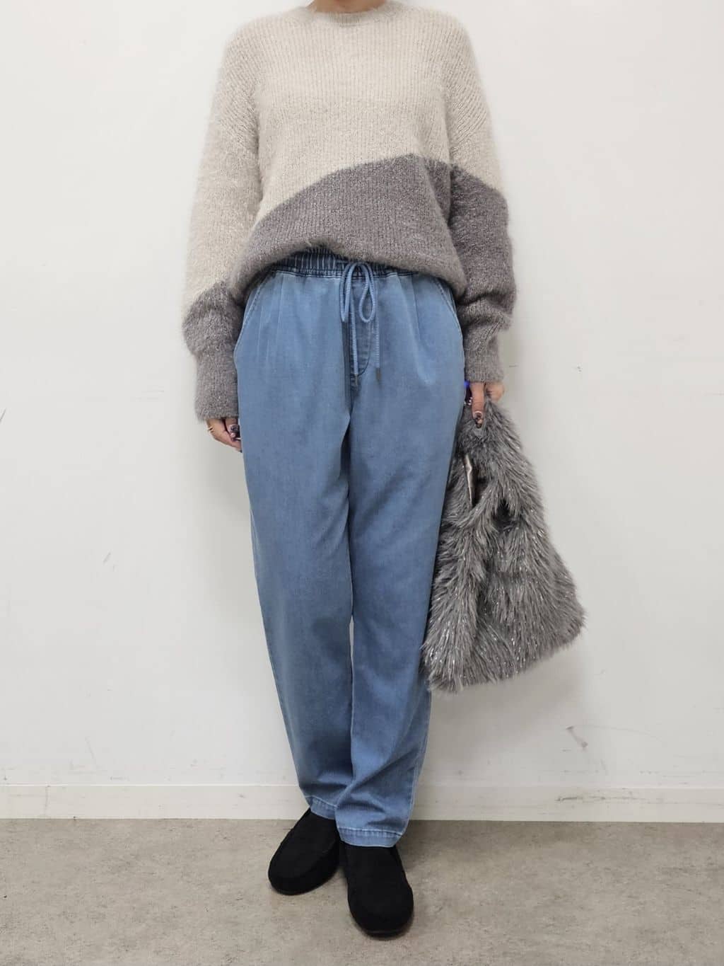 ゆゆさんの「SHOO･LA･RUE｜【高レビュー/SS-LL/美脚シルエット】自然に体型カバー イージーデニム テーパードパンツ」を使ったコーディネート