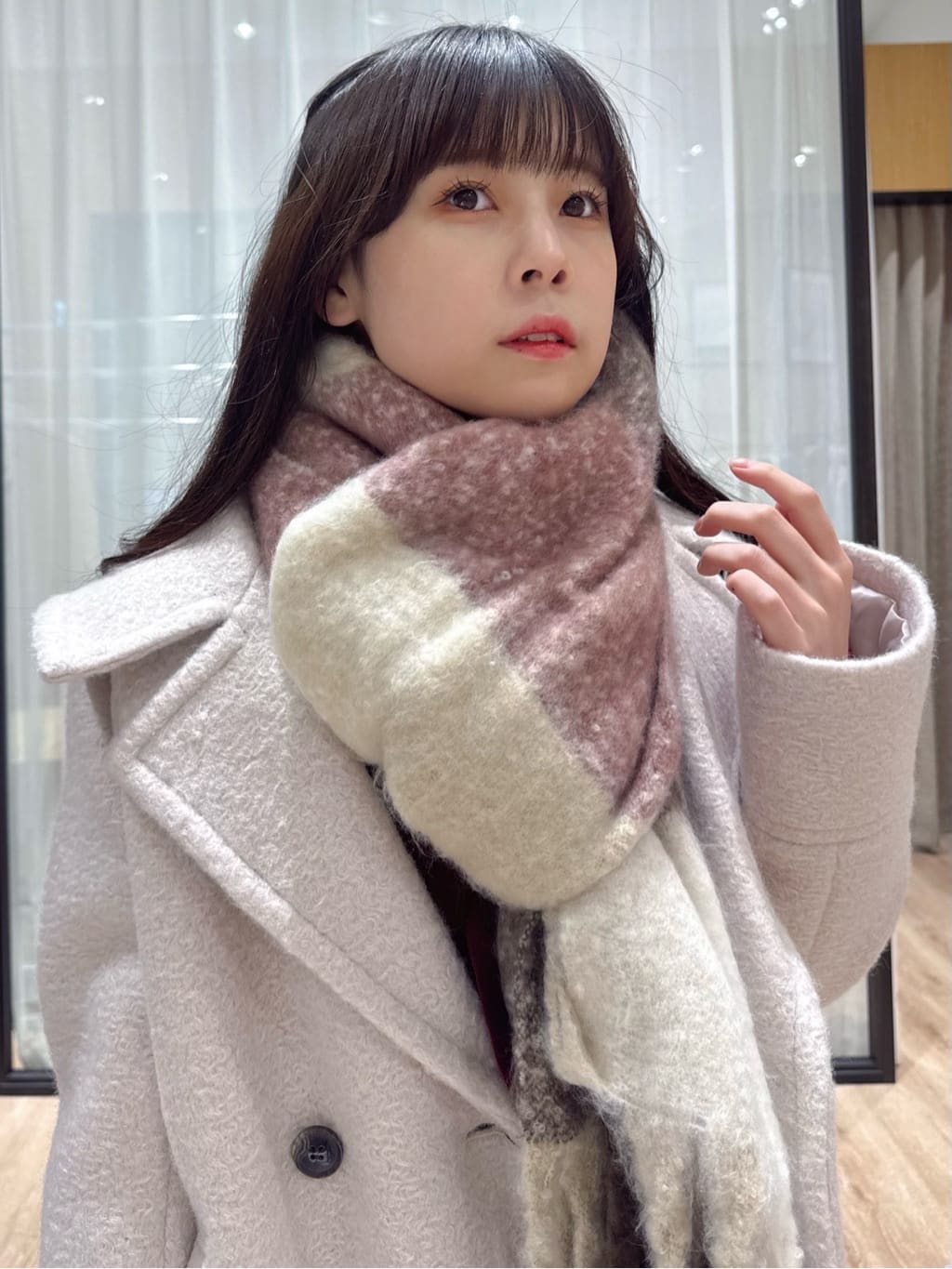 ぞうげさんの「OPAQUE.CLIP｜ブークレミドルコート【洗える】」を使ったコーディネート