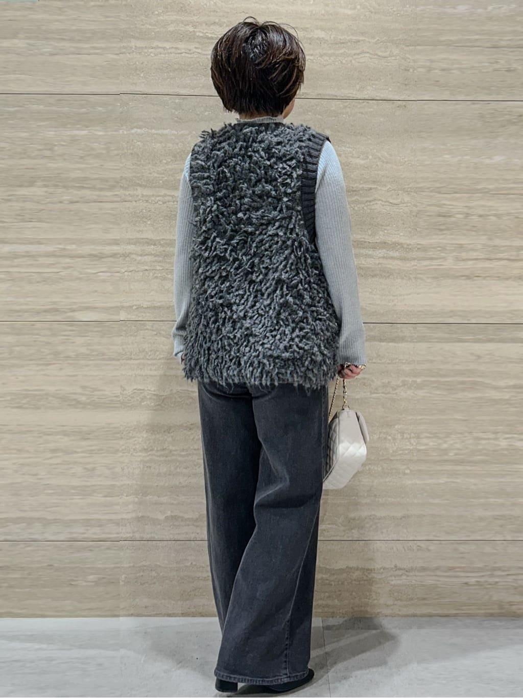 NAMIさんの「OPAQUE.CLIP｜ループヤーンニットベスト【洗濯機OK】」を使ったコーディネート