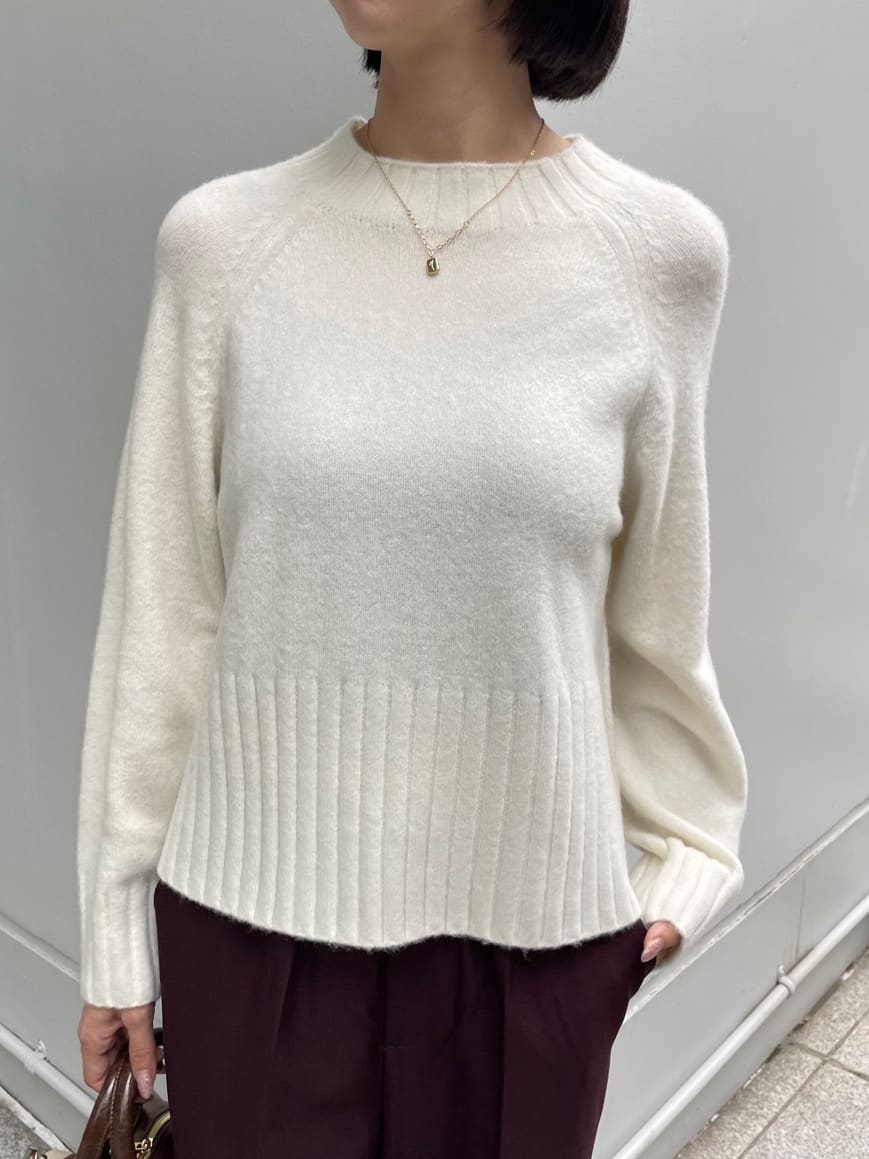 NATSUMIさんの「grove｜【洗える】バックリブ切替ニット」を使ったコーディネート