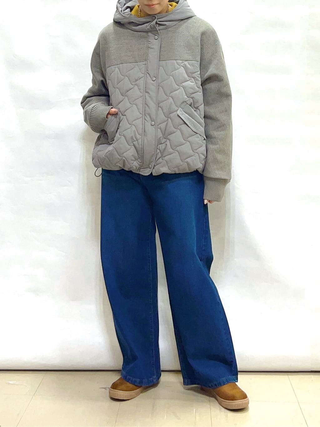 まっつんさんの「SHOO･LA･RUE｜【高レビュー/S-LL】脚のラインを拾いにくい デニムワイドパンツ」を使ったコーディネート