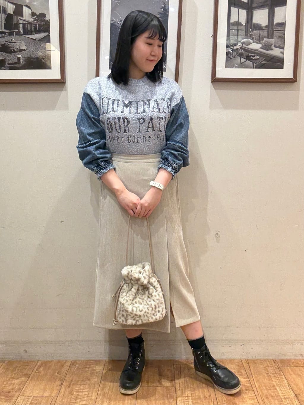 Tsuruさんの「SHOO･LA･RUE｜周りと差を付けられる お袖デニム切替 ブークレロゴニット」を使ったコーディネート
