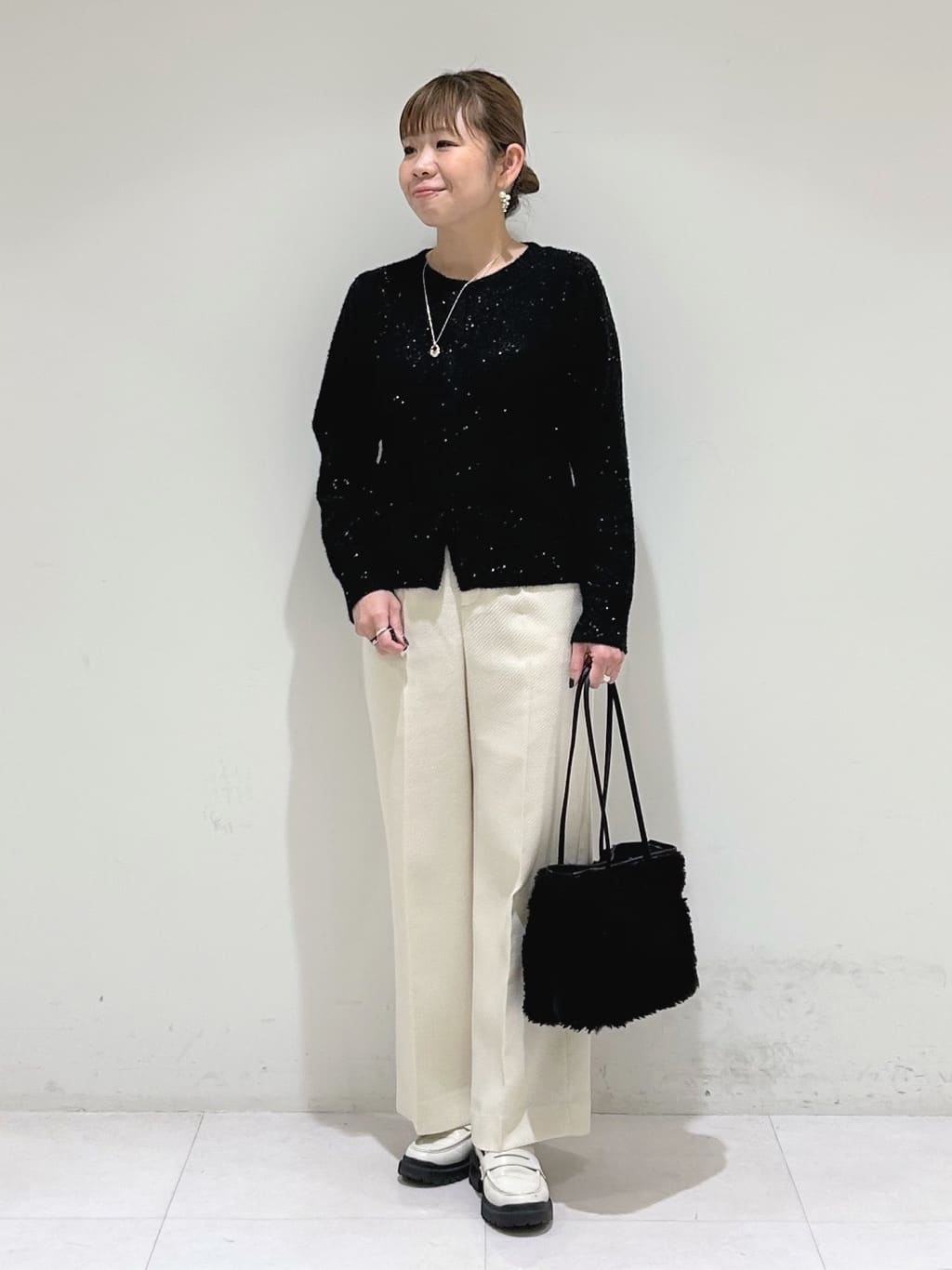 tsuyuさんの「INDIVI｜【名品／撥水／抗菌防臭】ロング丈リサイクルダウンコート」を使ったコーディネート