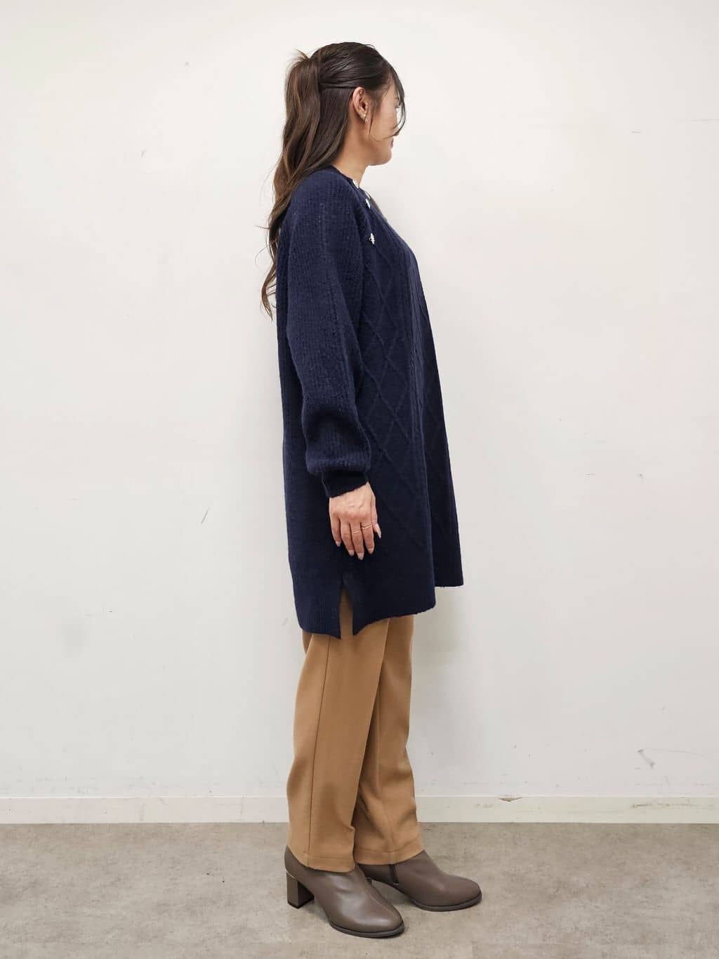 ゆゆさんの「SHOO･LA･RUE｜【着丈選べる】ケーブル柄ニットワンピース」を使ったコーディネート