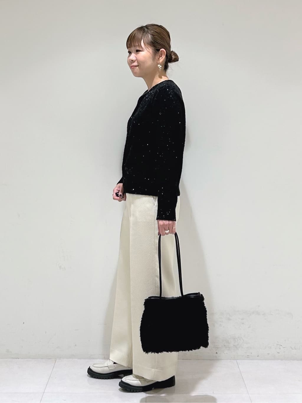 tsuyuさんの「INDIVI｜【名品／撥水／抗菌防臭】ロング丈リサイクルダウンコート」を使ったコーディネート