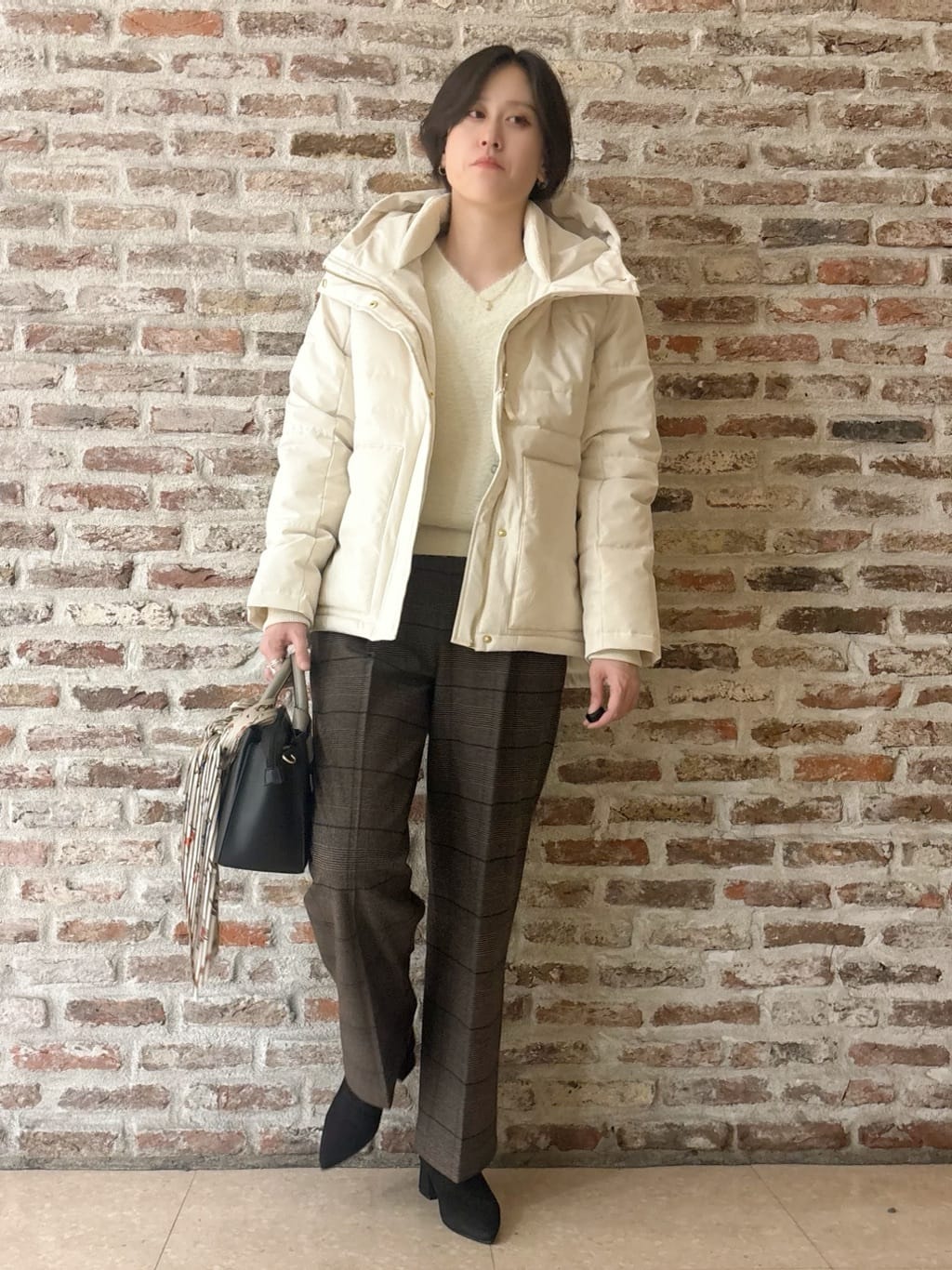 しばさんの「THE SHOP TK｜【すっきり見えシルエット】上品ふわもこ中綿ブルゾン」を使ったコーディネート