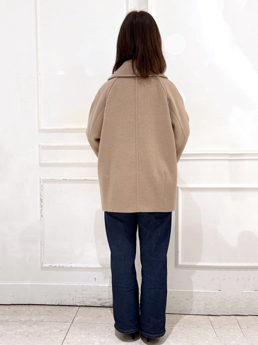 やまさんの「OPAQUE.CLIP｜【A4サイズ対応／マチ付き】ストライプフェイクファートートバッグ」を使ったコーディネート