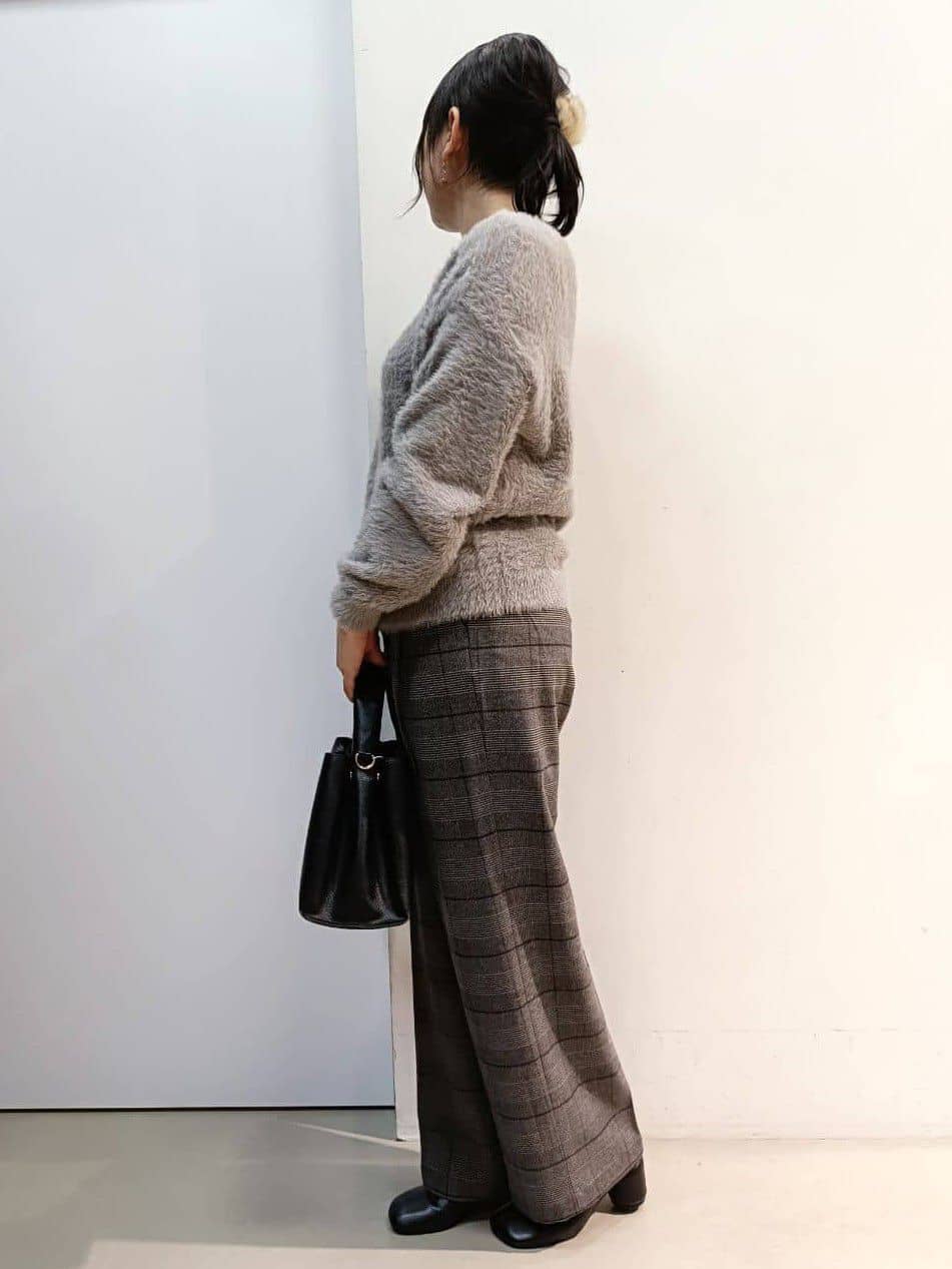 あんさんの「THE SHOP TK｜【華やかで柔らか】ふわふわフェザーニット/洗える・前後2WAY」を使ったコーディネート