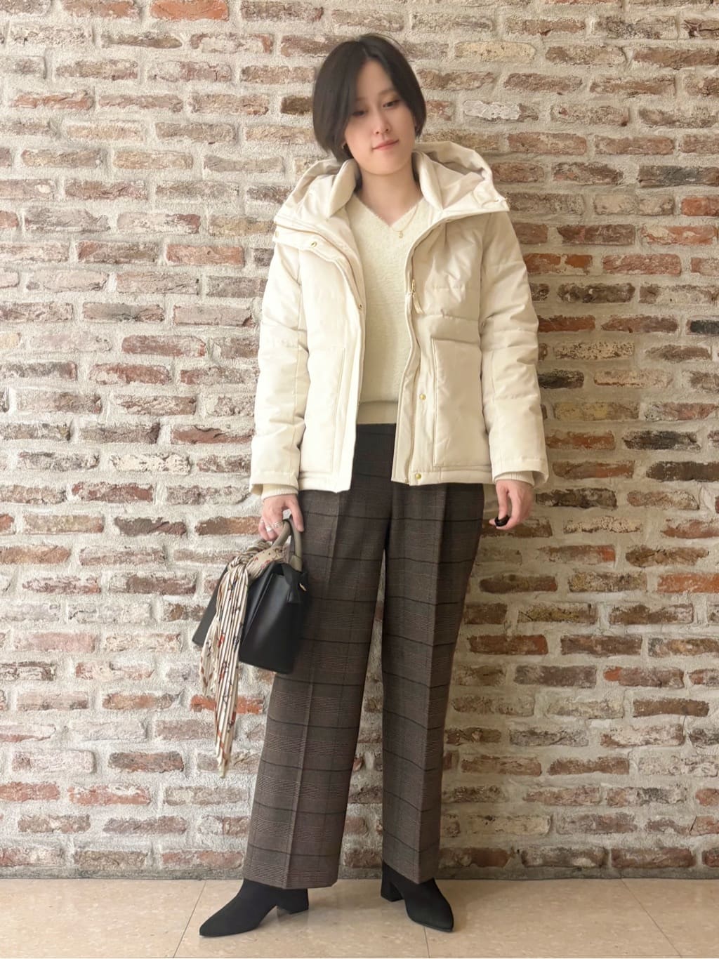 しばさんの「THE SHOP TK｜【すっきり見えシルエット】上品ふわもこ中綿ブルゾン」を使ったコーディネート