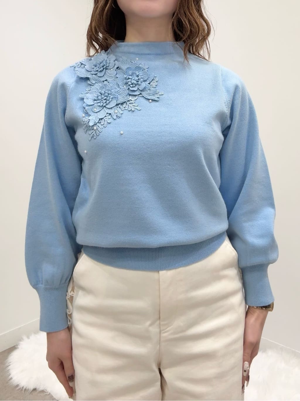 Suma Una本部スタッフさんの「SunaUna｜◆【洗える】ケミカルレースニット」を使ったコーディネート