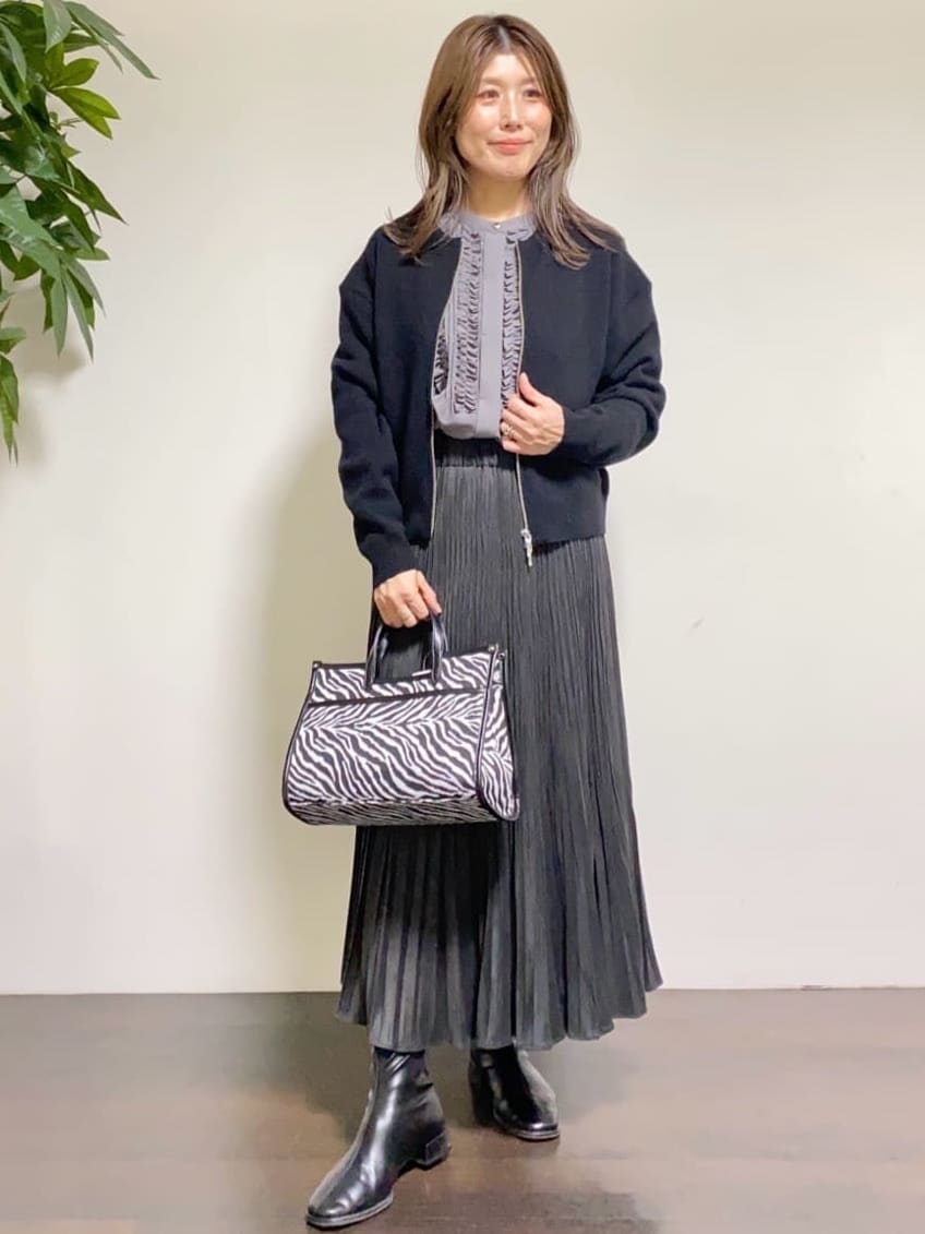 tomoさんの「UNTITLED｜【ゆったりサイズ／着丈短め】ジップニットカーディガン」を使ったコーディネート