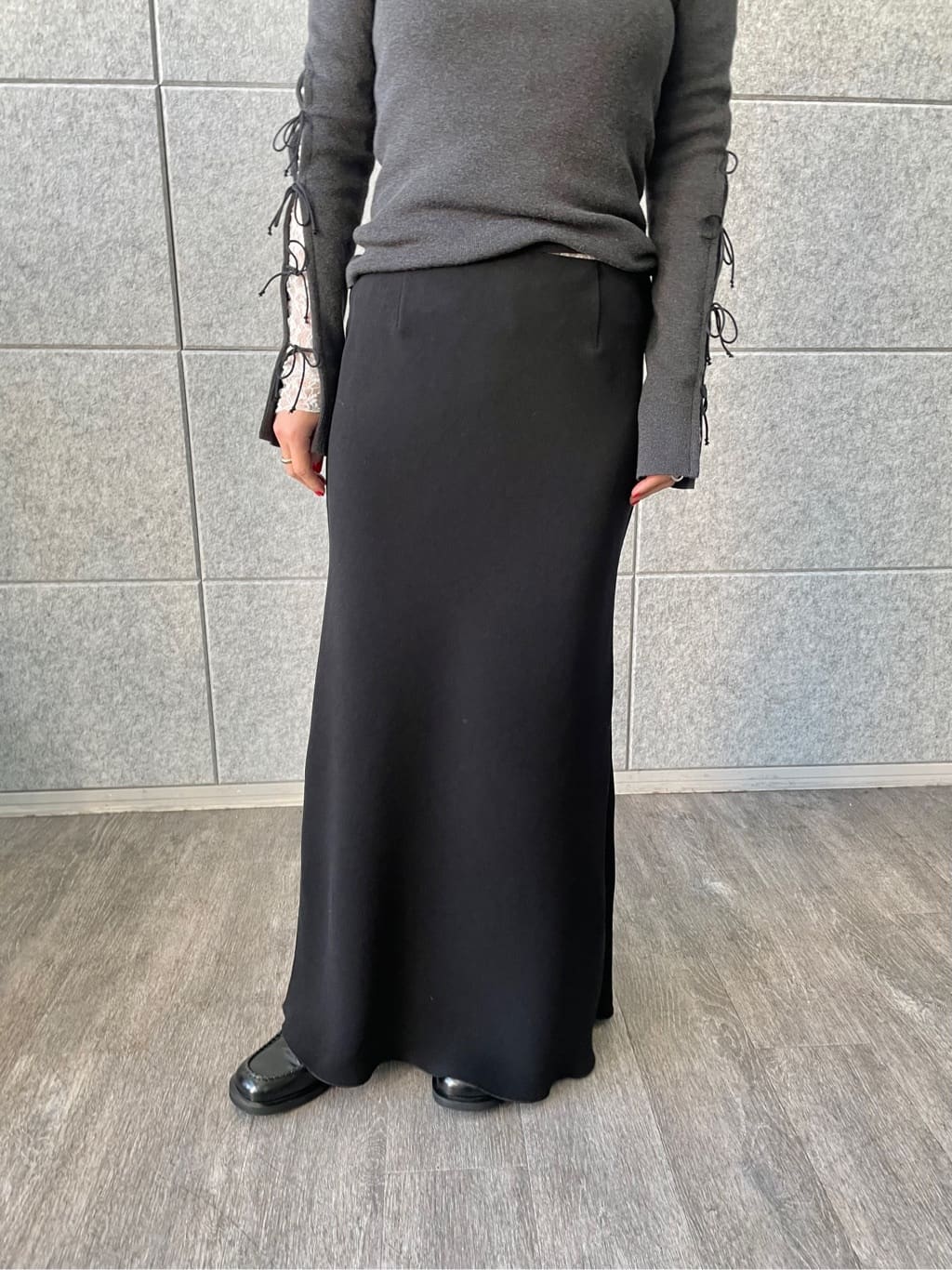 kanakoさんの「CODE A｜ribbon slit pullover」を使ったコーディネート