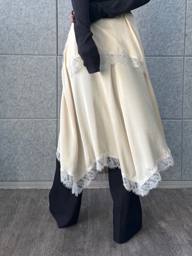 designer yukaさんの「CODE A｜lingerie mood lace skirt」を使ったコーディネート