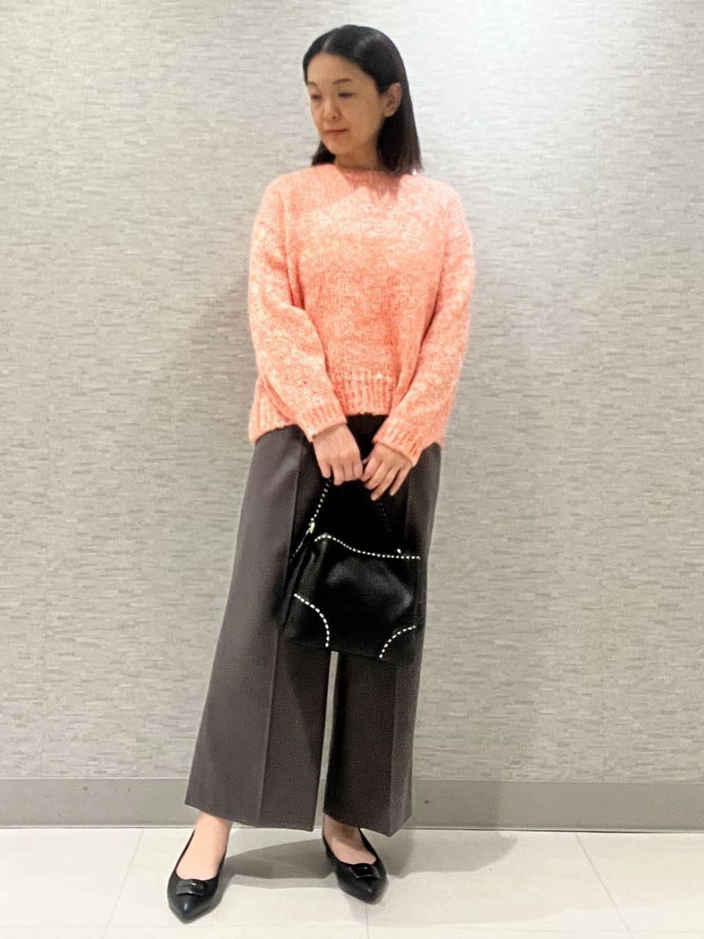 marikoさんの「Reflect｜【一枚で着映え◎／ゆったり着られるワンサイズ】スパンコール&times;ラメニット」を使ったコーディネート