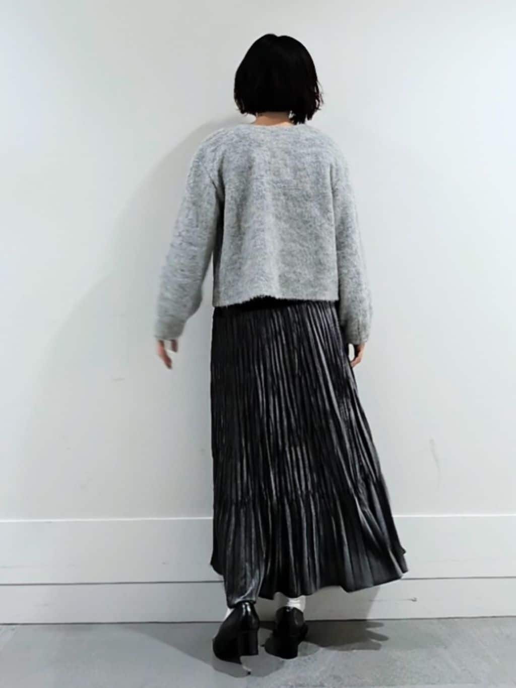 ミズタさんの「UNTITLED｜【ジャケット風/メタルボタン】アルパカ混シャギーカーディガン」を使ったコーディネート