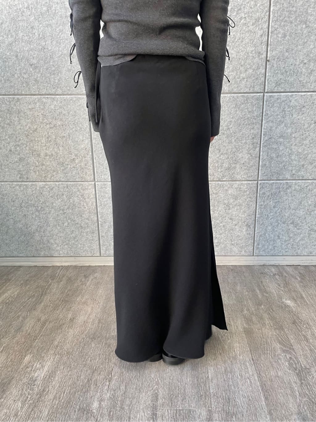 kanakoさんの「CODE A｜ribbon slit pullover」を使ったコーディネート