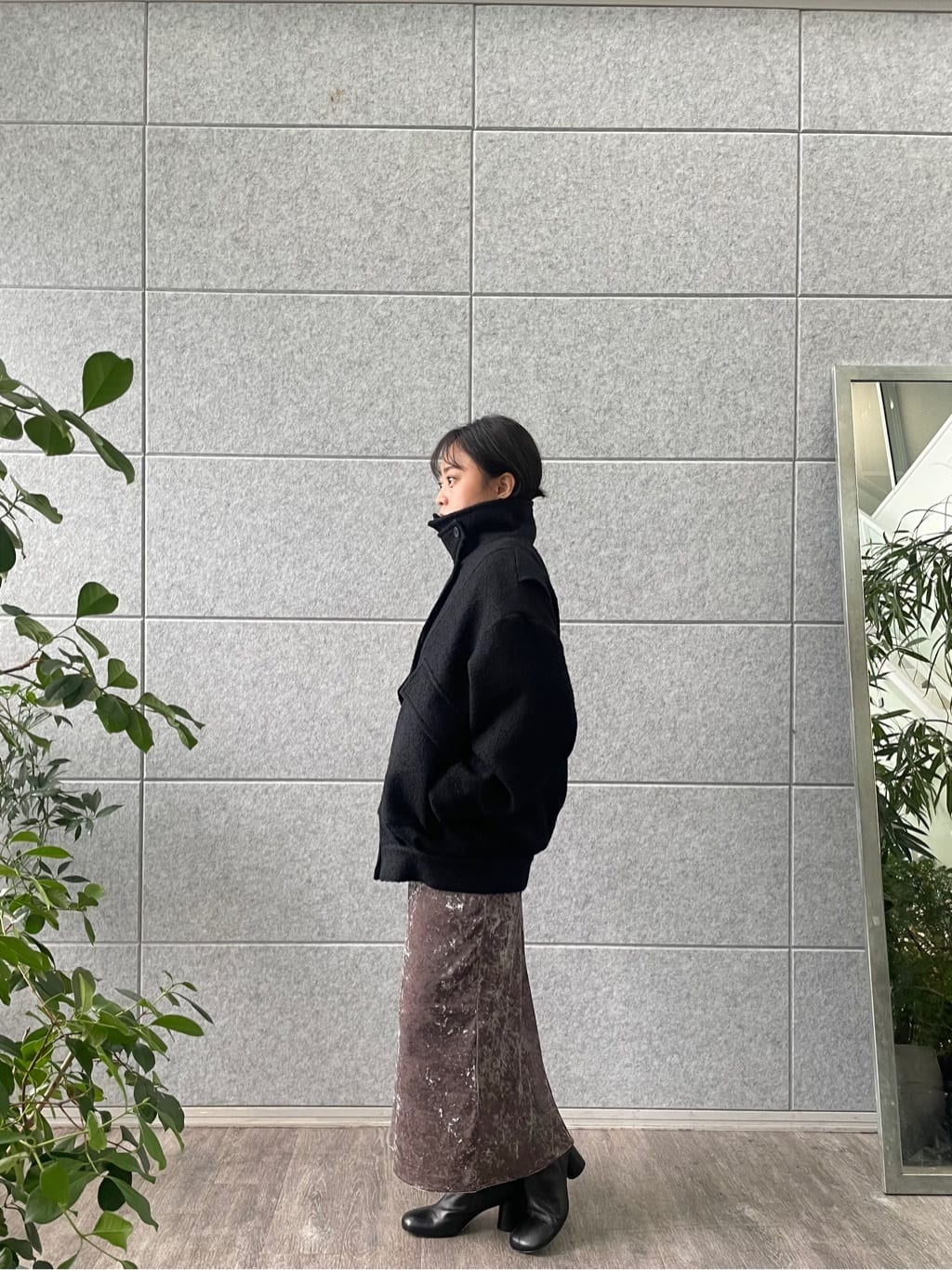 kanakoさんの「CODE A｜【Re】neck point velour dress」を使ったコーディネート