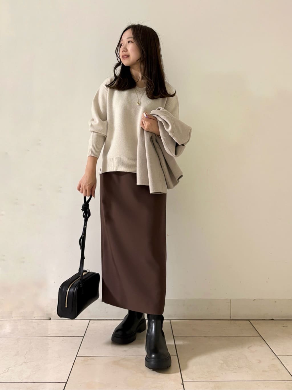 kahoさんの「INDIVI｜ストレッチミドルブーツ」を使ったコーディネート