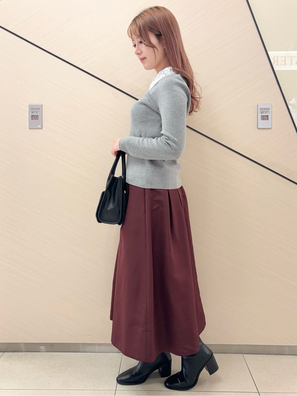 Rinaさんの「DRESSTERIOR｜2WAYレースカラーニット」を使ったコーディネート