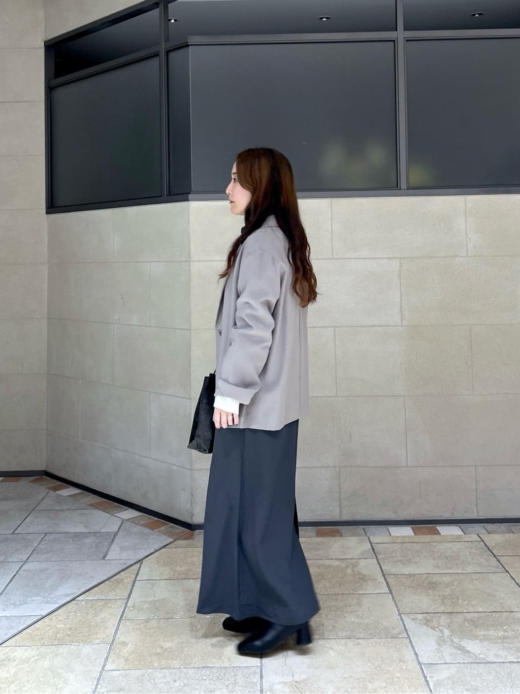 よねさんの「INDIVI｜【再入荷】パネルストレッチショートブーツ」を使ったコーディネート