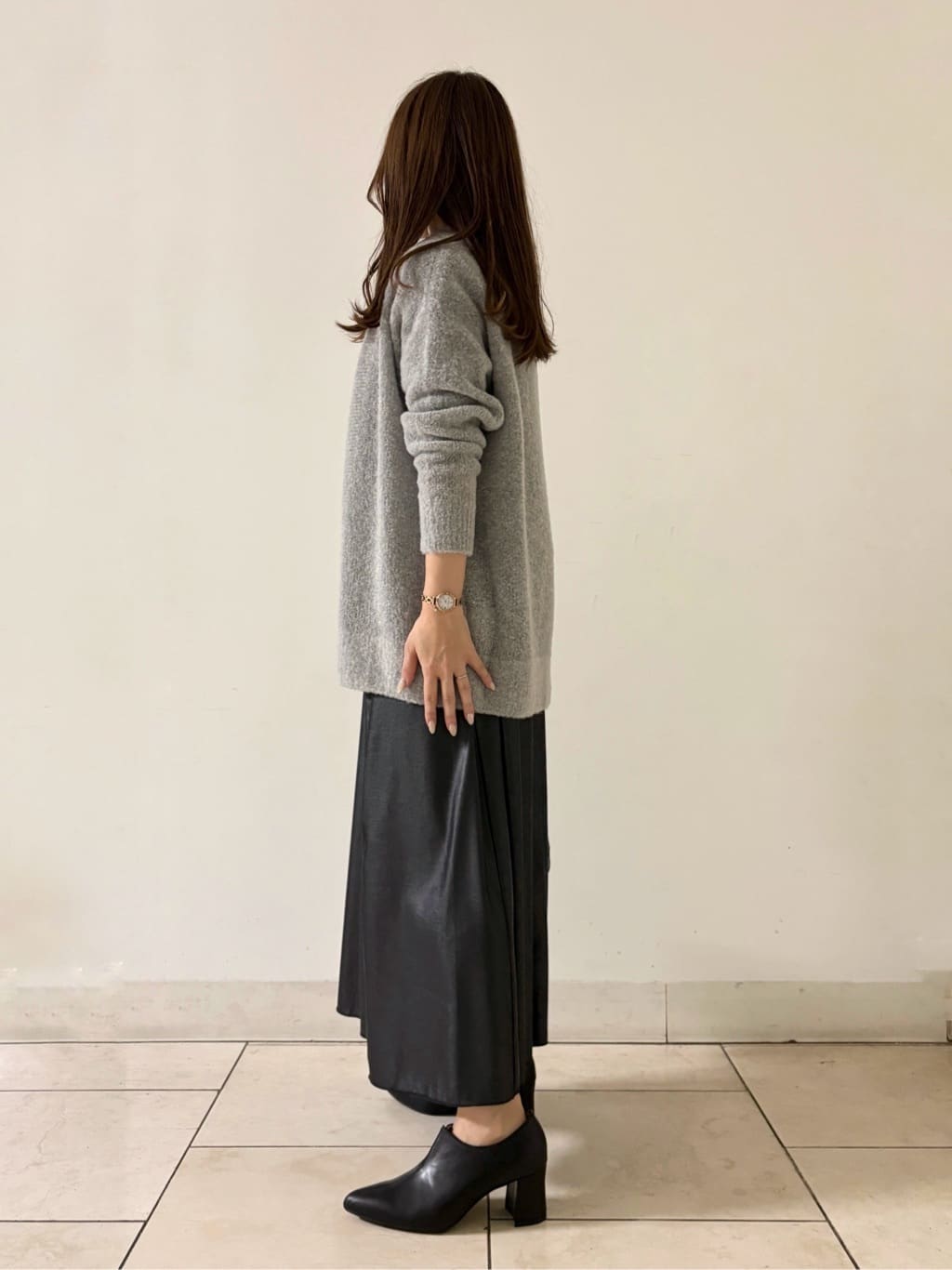 kahoさんの「INDIVI｜【エアリー素材】ブークレ着流しニットカーディガン」を使ったコーディネート