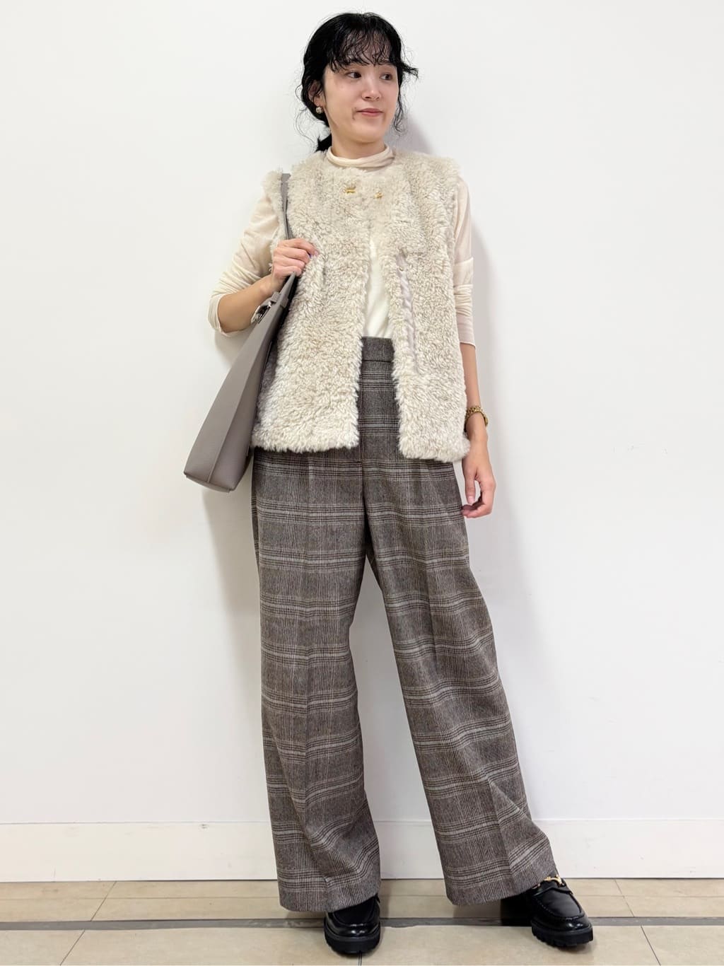 YOKOTAさんの「DRESSTERIOR｜【シアー素材】シアータートルトップス」を使ったコーディネート