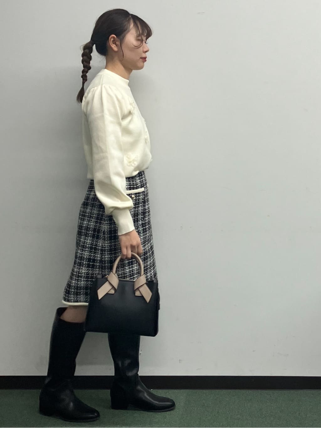 MAYUKIさんの「index｜フラワーモチーフハイネックニット【洗える】」を使ったコーディネート