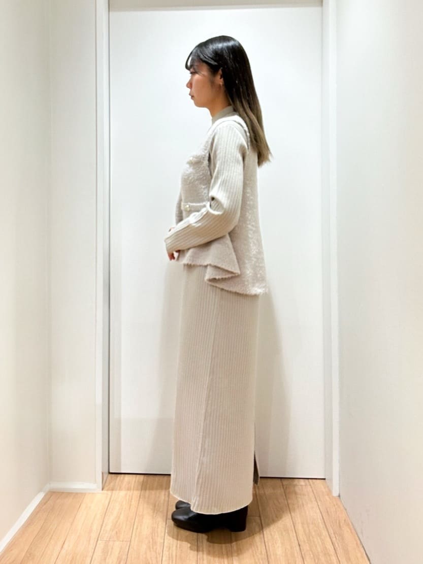 Yumeさんの「grove｜【2点SET/体型カバー】一枚で決まる、ペプラムベスト&times;ニットワンピース」を使ったコーディネート