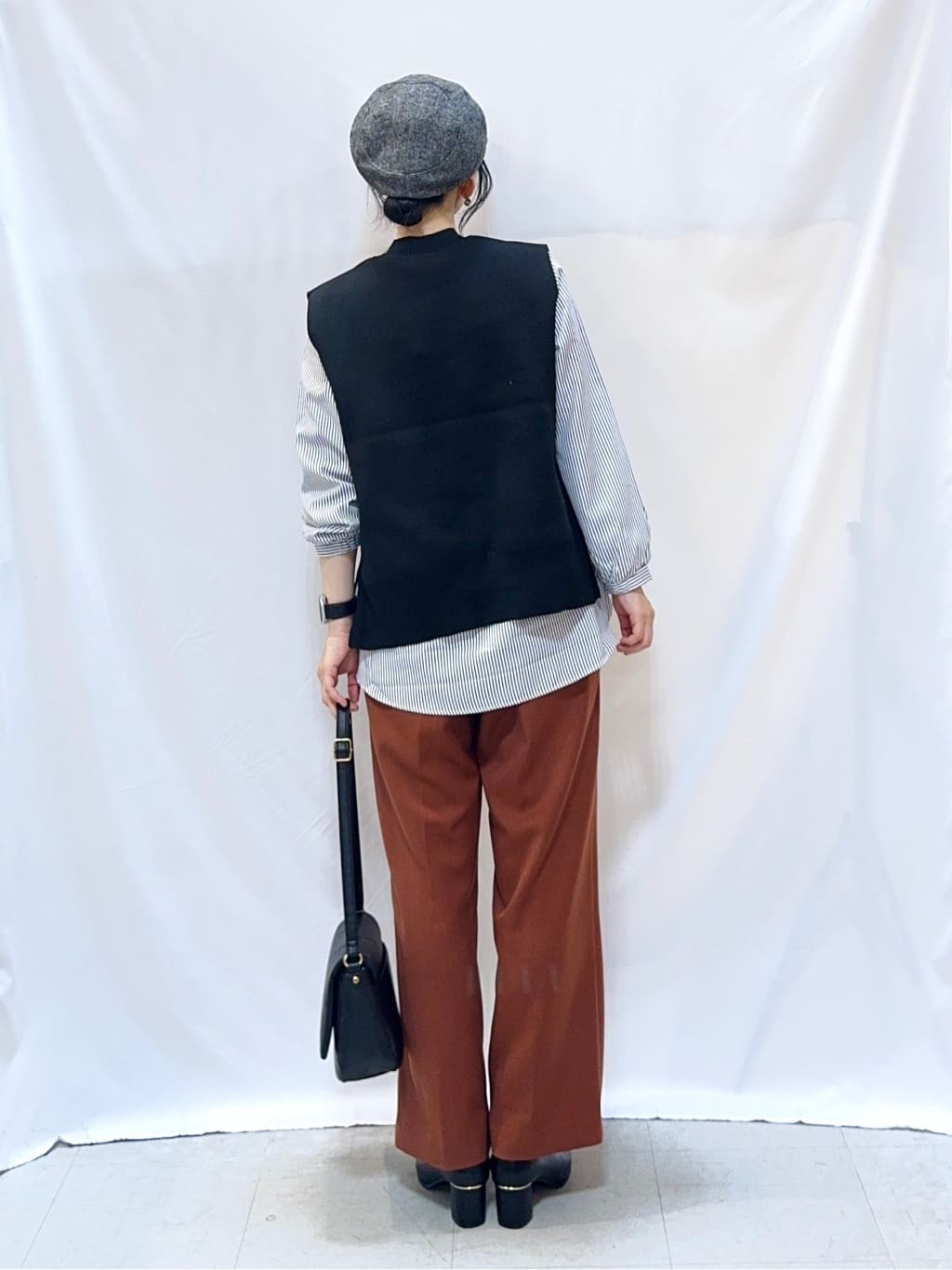 𝐇𝐢𝐫𝐨𝐦𝐢さんの「SHOO･LA･RUE｜【洗濯機可/S-LL/高レビュー】上品シルエットで美しい イージーワイドパンツ」を使ったコーディネート