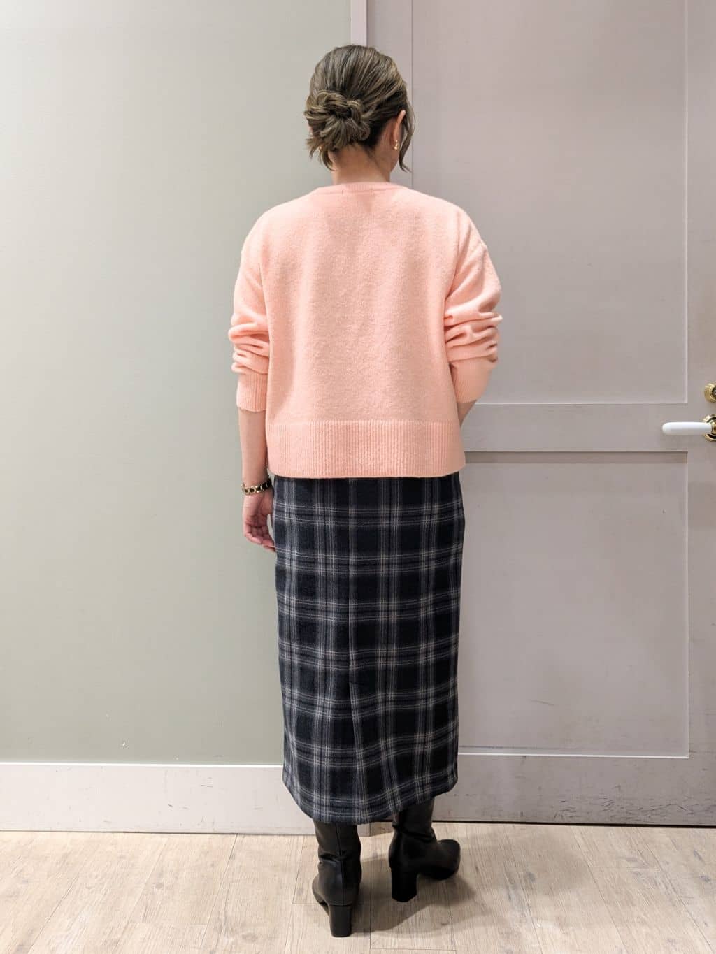 kuwawaさんの「grove｜【洗える】レイヤードにもおすすめ！サイド釦ニット」を使ったコーディネート