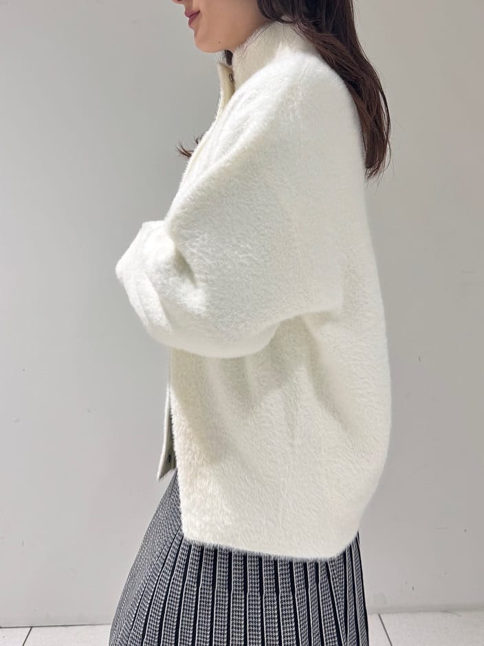 そんさんの「INDIVI｜スタンドネック シャギーモールニット」を使ったコーディネート