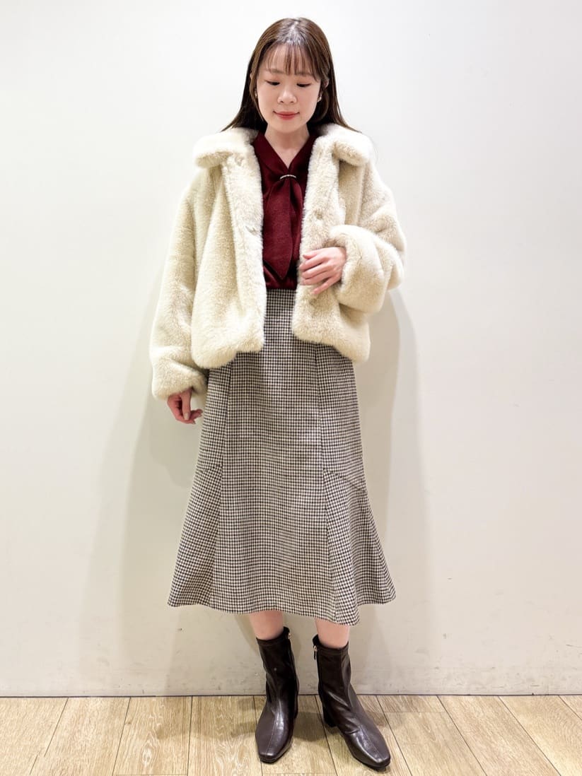 ayaさんの「index｜ゴールドパーツ付きボウタイニット【洗濯機OK】《10col／XS～LL》」を使ったコーディネート