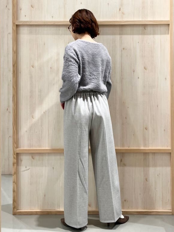 nakoさんの「THE SHOP TK｜【華やかで柔らか】ふわふわフェザーニット/洗える・前後2WAY」を使ったコーディネート
