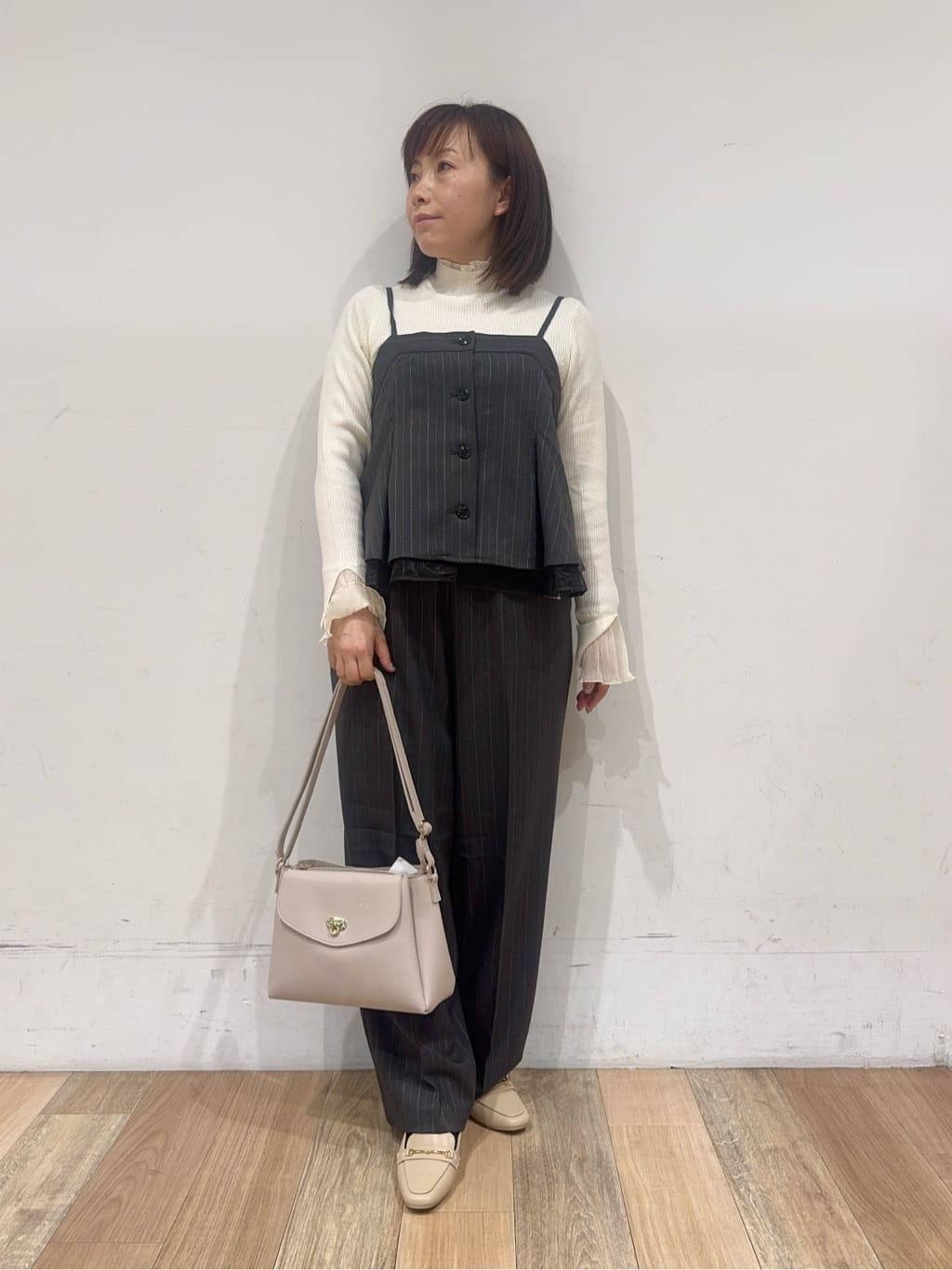 miさんの「grove｜【2点SET/体型カバー】透け感とレイヤードで大人の遊び心を、ビスチェSET UP」を使ったコーディネート