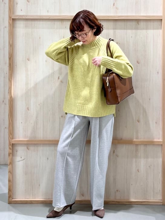 nakoさんの「THE SHOP TK｜ふんわり柔らかきれい色 ウール混ハイネックニット」を使ったコーディネート