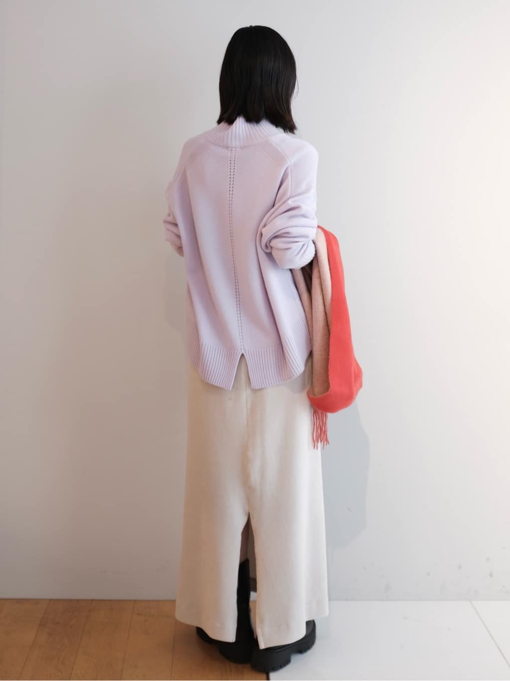 Kishimotoさんの「DRESSTERIOR｜コーデュロイジャージタイトスカート」を使ったコーディネート